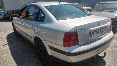 VOLKSWAGEN PASSAT BERLINA (3B2)