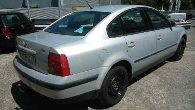 VOLKSWAGEN PASSAT BERLINA (3B2)