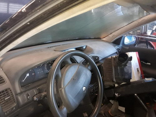 RENAULT LAGUNA II (BG0) — vehículo donante para recambios 