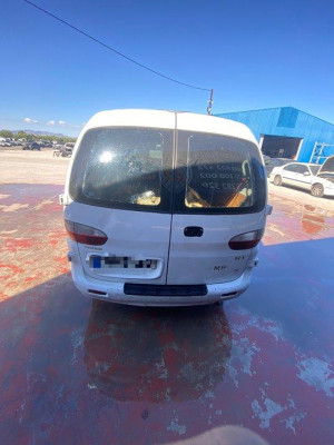 HYUNDAI H-1 STAREX ()
