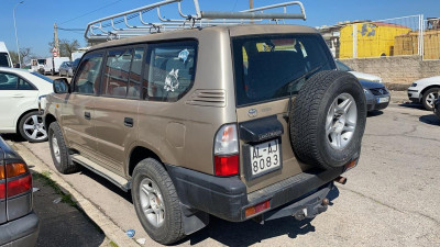 TOYOTA LAND CRUISER (J9)