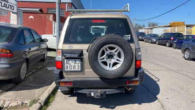 TOYOTA LAND CRUISER (J9)
