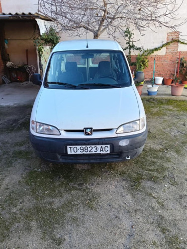 PEUGEOT PARTNER (S1)(07.1996) — vehículo donante para recambios 