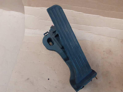  PEDAL ACELERADOR 