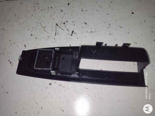 MANDO ELEVALUNAS DELANTERO IZQUIERDO Volkswagen POLO IV (9N1) 