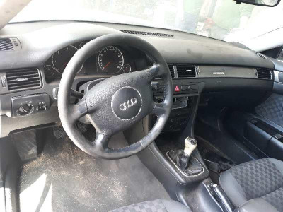 AUDI A6 BERLINA (4B2)