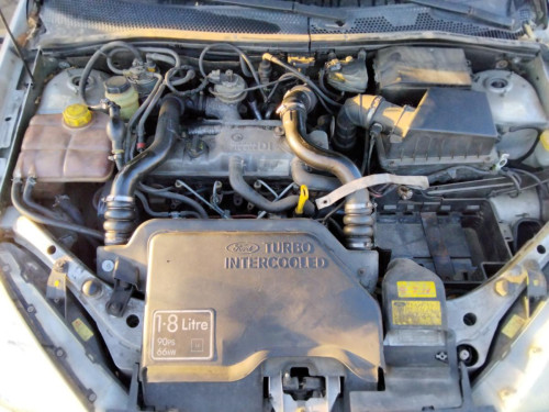  FORD FOCUS FAMILIAR (CAK) 