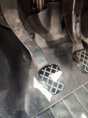 PEDAL EMBRAGUE
