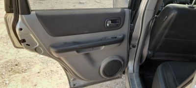 GUARNECIDO PUERTA TRASERA IZQUIERDA