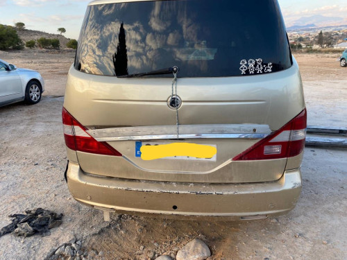SSANGYONG RODIUS — vehículo donante para recambios 