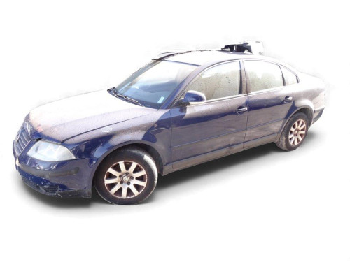 VOLKSWAGEN PASSAT BERLINA (3B3) used