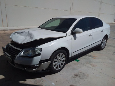 VOLKSWAGEN PASSAT BERLINA (3C2)