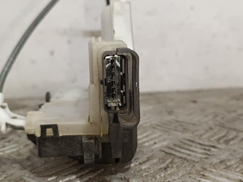 CERRADURA PUERTA DELANTERA DERECHA 