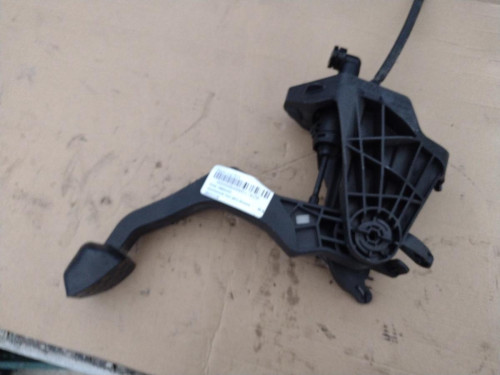  PEDAL EMBRAGUE Volkswagen POLO V (6R1) 