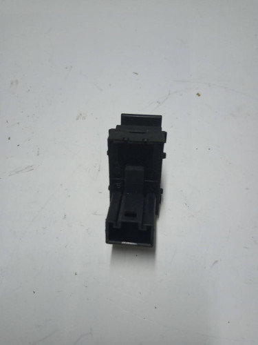  MANDO ELEVALUNAS TRASERO DERECHO Volkswagen PASSAT VARIANT (3C5) 