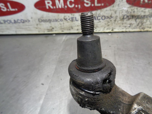 BRAZO SUSPENSION INFERIOR DELANTERO DERECHO Volkswagen PASSAT BERLINA (3B3) 