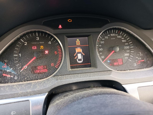 AUDI A6 AVANT (4F5) — vehículo donante para recambios 