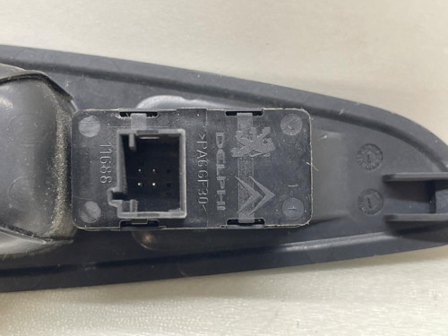 MANDO ELEVALUNAS TRASERO DERECHO Peugeot 308 SW 