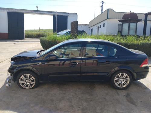 Opel Astra H Berlina (2004->) — автомобиль-донор на запчасти 
