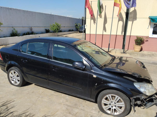Opel Astra H Berlina (2004->) — автомобиль-донор на запчасти 