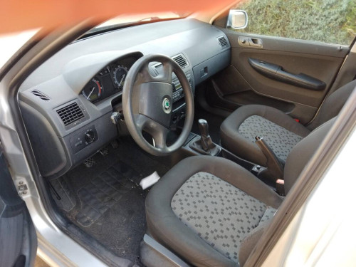 Skoda Fabia (6Y2/6Y3)(01.2000->) — vehículo donante para recambios 