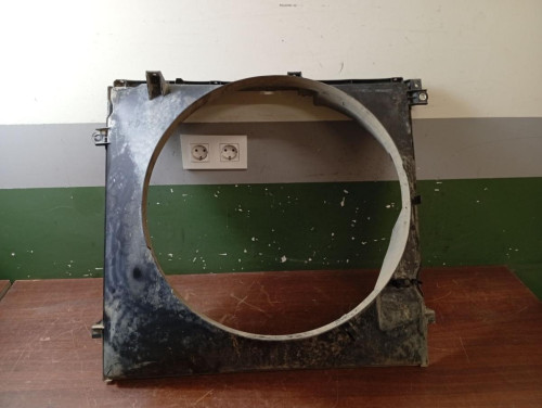 CALANDRA DELANTERA DE RADIADOR TOYOTA LAND CRUISER (J12) 