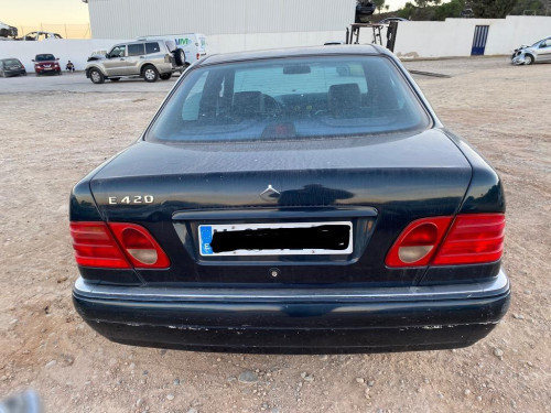 MERCEDES-BENZ CLASE E (BM 210) BERLINA — автомобиль-донор на запчасти 