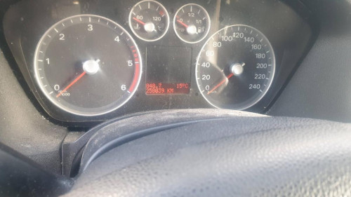  FORD FOCUS BERLINA (CAP) 
