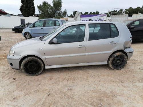 VOLKSWAGEN POLO III BERLINA (6N2) — vehículo donante para recambios 