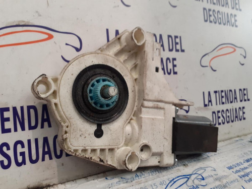  MOTOR ELEVALUNAS TRASERO DERECHO 