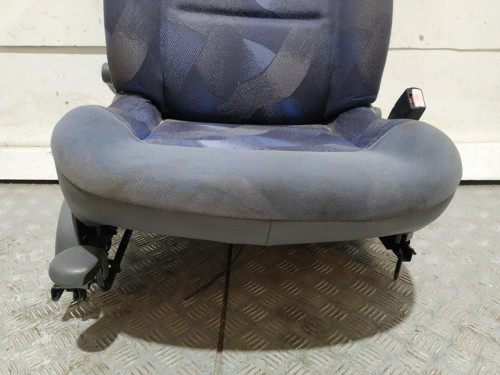  ASIENTO DELANTERO DERECHO 