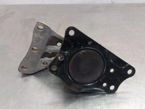  SOPORTE MOTOR DERECHO 