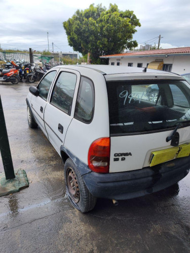 OPEL CORSA B — vehículo donante para recambios 