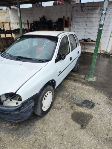 OPEL CORSA B — vehículo donante para recambios 
