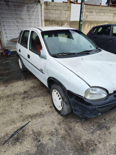 OPEL CORSA B — vehículo donante para recambios 