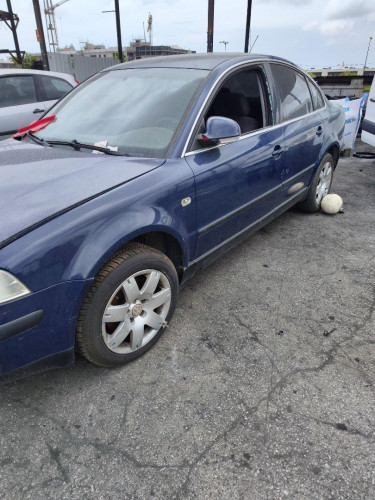 VOLKSWAGEN PASSAT BERLINA (3B3) — Donor Vehicle for Used Parts 