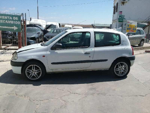 RENAULT CLIO II FASE I (B/CB0) — vehículo donante para recambios 