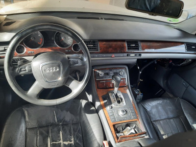 AUDI A8 (4E)