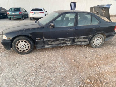 BMW SERIE 3 BERLINA (E36)