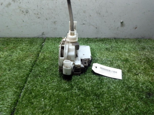 CERRADURA PUERTA DELANTERA DERECHA Volkswagen GOLF III (1H1)(11.1991) 
