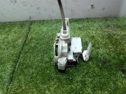 CERRADURA PUERTA DELANTERA DERECHA Volkswagen GOLF III (1H1)(11.1991) 