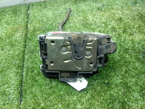 CERRADURA PUERTA DELANTERA DERECHA Volkswagen GOLF III (1H1)(11.1991) 