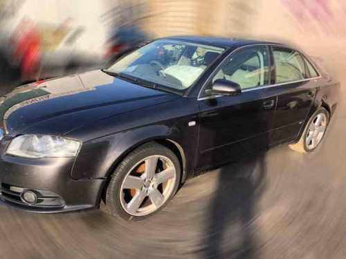  AUDI A4 BERLINA (8E) 