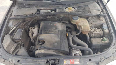 AUDI A4 AVANT (B5)
