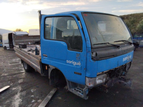 NISSAN CABSTAR — vehículo donante para recambios 