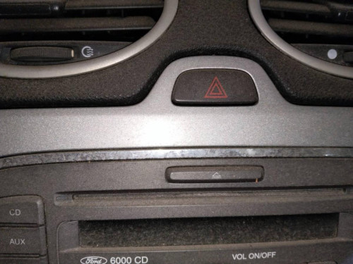 WARNING Ford FOCUS SPORTBREAK (CAP) 