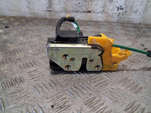 CERRADURA PUERTA DELANTERA IZQUIERDA 