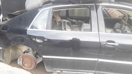 PUERTA TRASERA DERECHA VOLKSWAGEN PHAETON (3D3/3D7) 