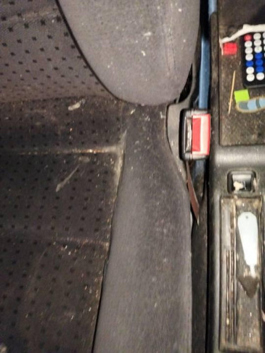 ENGANCHE CINTURON DELANTERO DERECHO VOLKSWAGEN PASSAT BERLINA (3B2) 