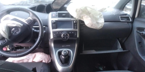  TOYOTA VERSO (AUR2/ZGR2) 